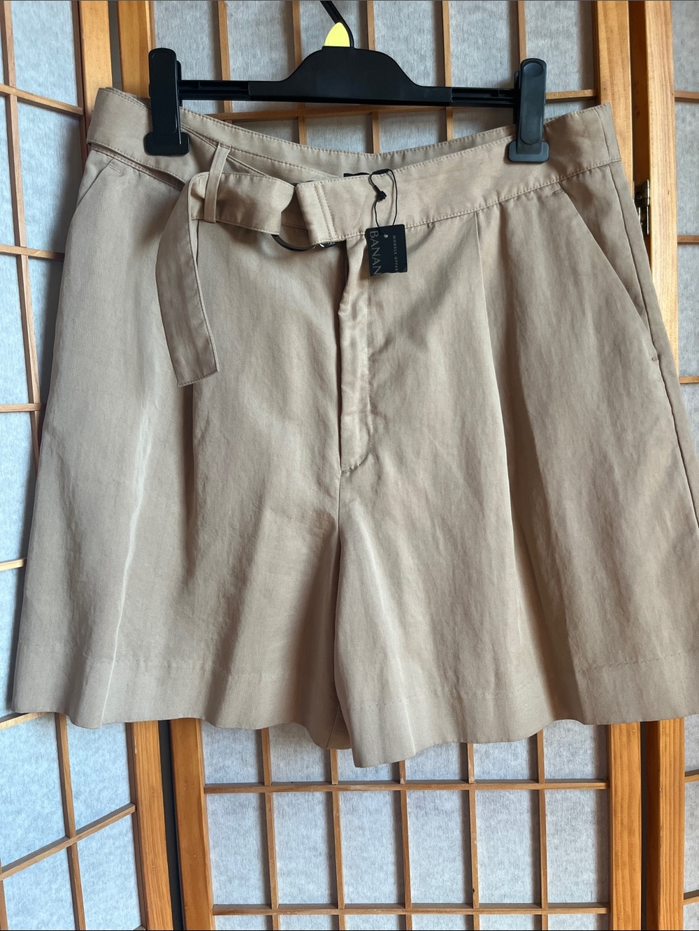 Banana Republic kaki High-Rise Belted Bermuda Shorts 14